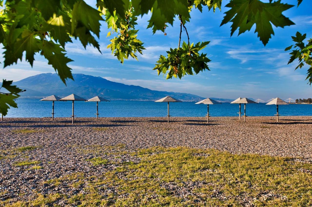 Nafpaktos Beach Luxury Suites Esterno foto